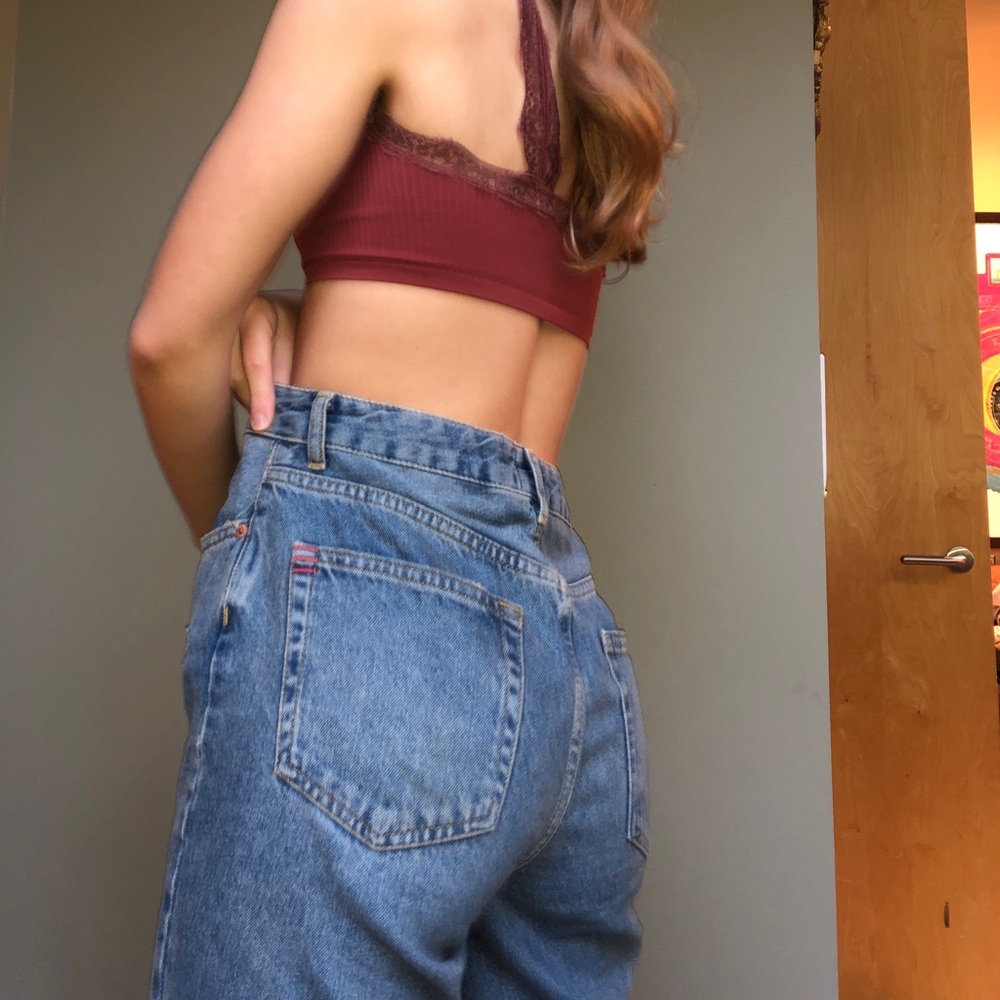 urban outfitters straight leg mom jeans!
